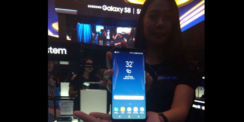 Tampilan muka Samsung S8