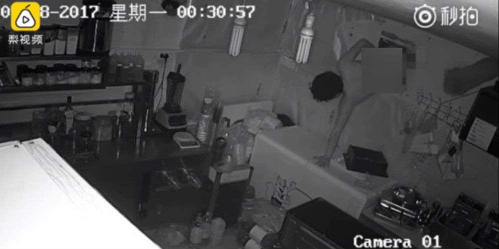 Maling telanjang lolos lewat ventilasi