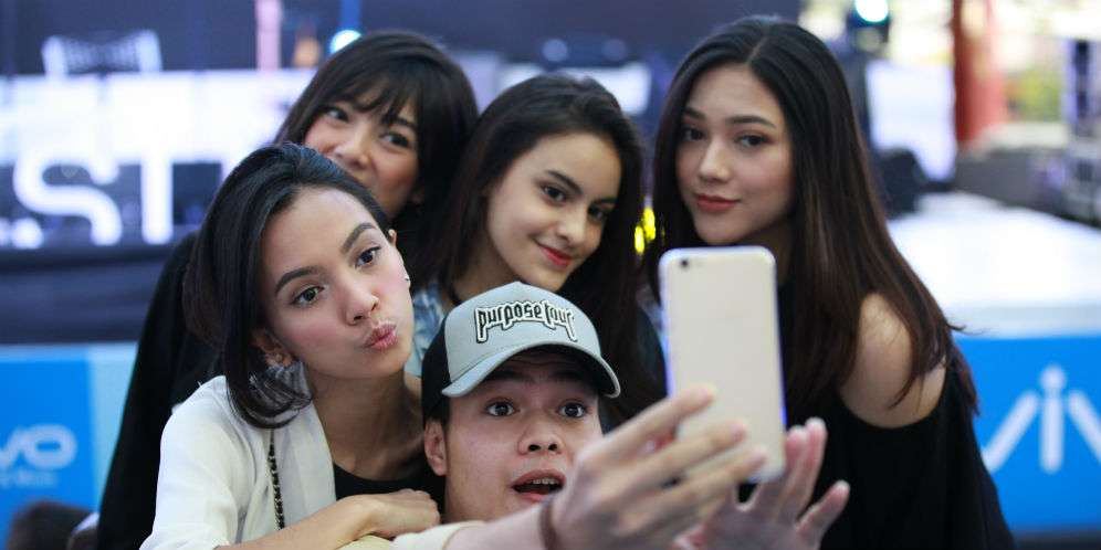 Selfie semakin nyaman dengan Vivo V5s