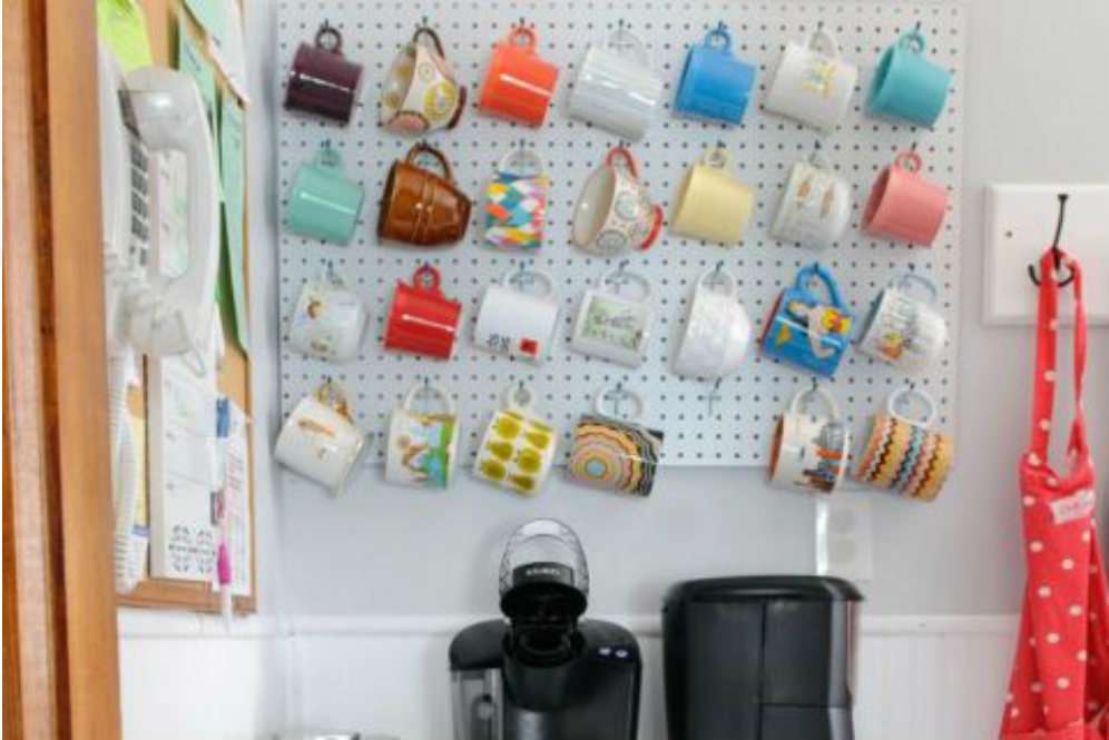 Pegboard untuk mug