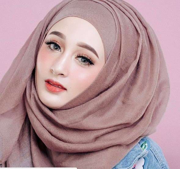 Saira Mirror