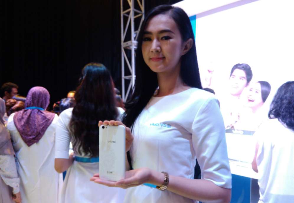 Vivo V5s Pure White Limited Edition