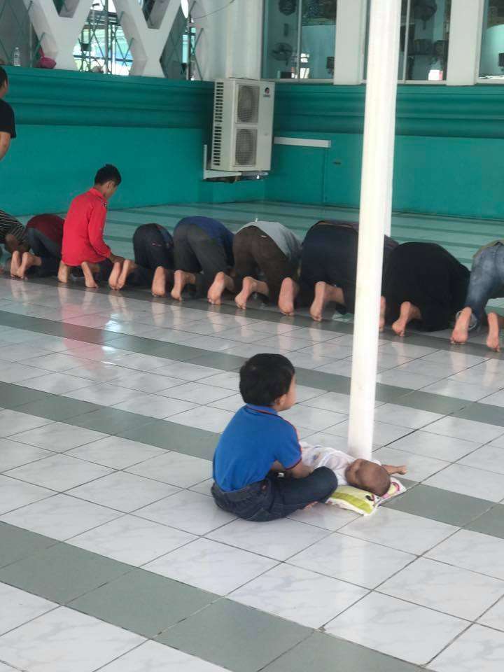 bocah jaga adik bocah jaga adik