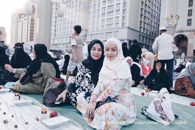Selebritis Berhijab