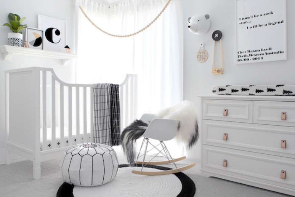 Kamar bayi monokrom
