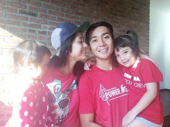 Fanny Fabriana sekeluarga