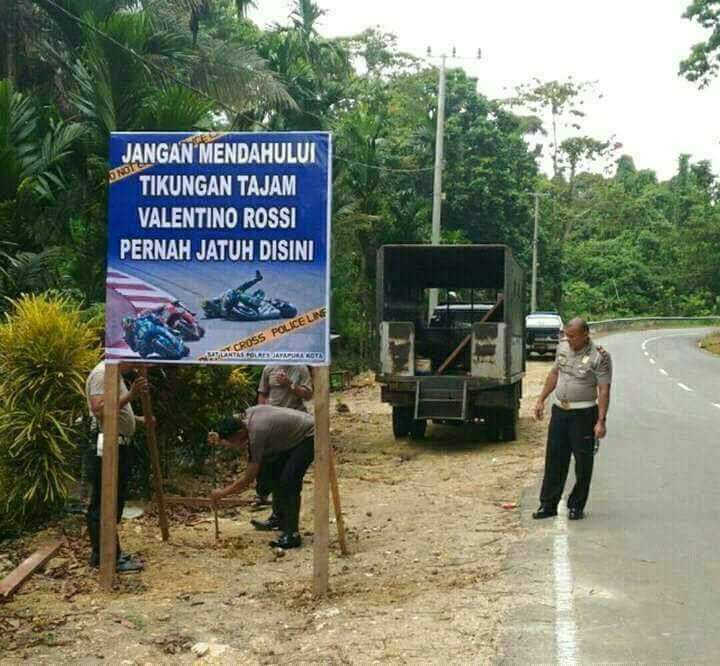 Rossi Jatuh di Papua