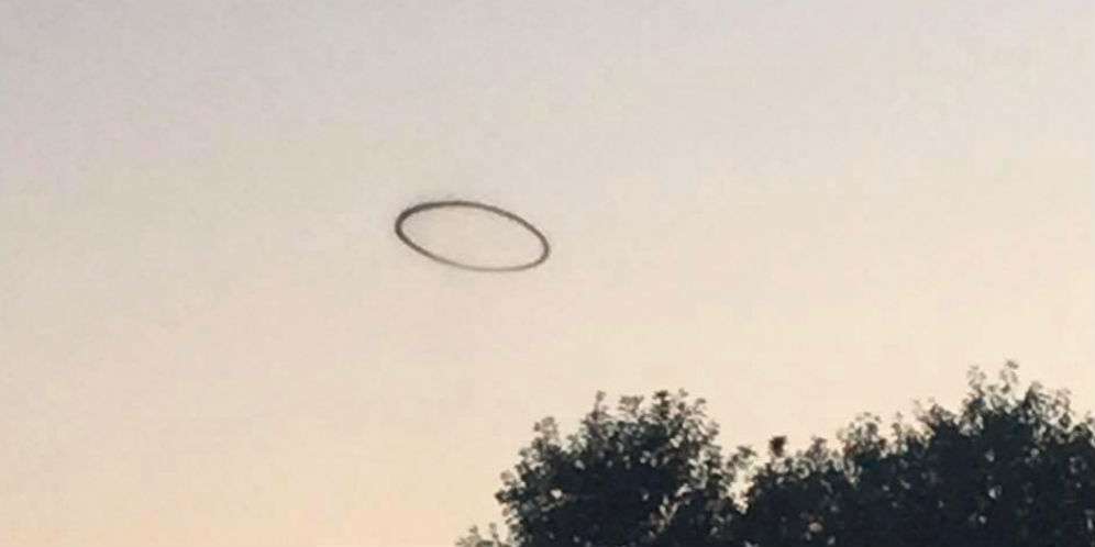 Lingkaran asap yang disebut-sebut sebagai portal UFO