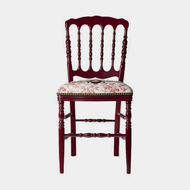 Kursi koleksi Gucci Decor