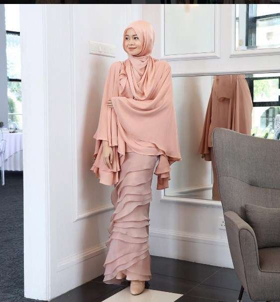 Aere by Raja Nadia Sabrina