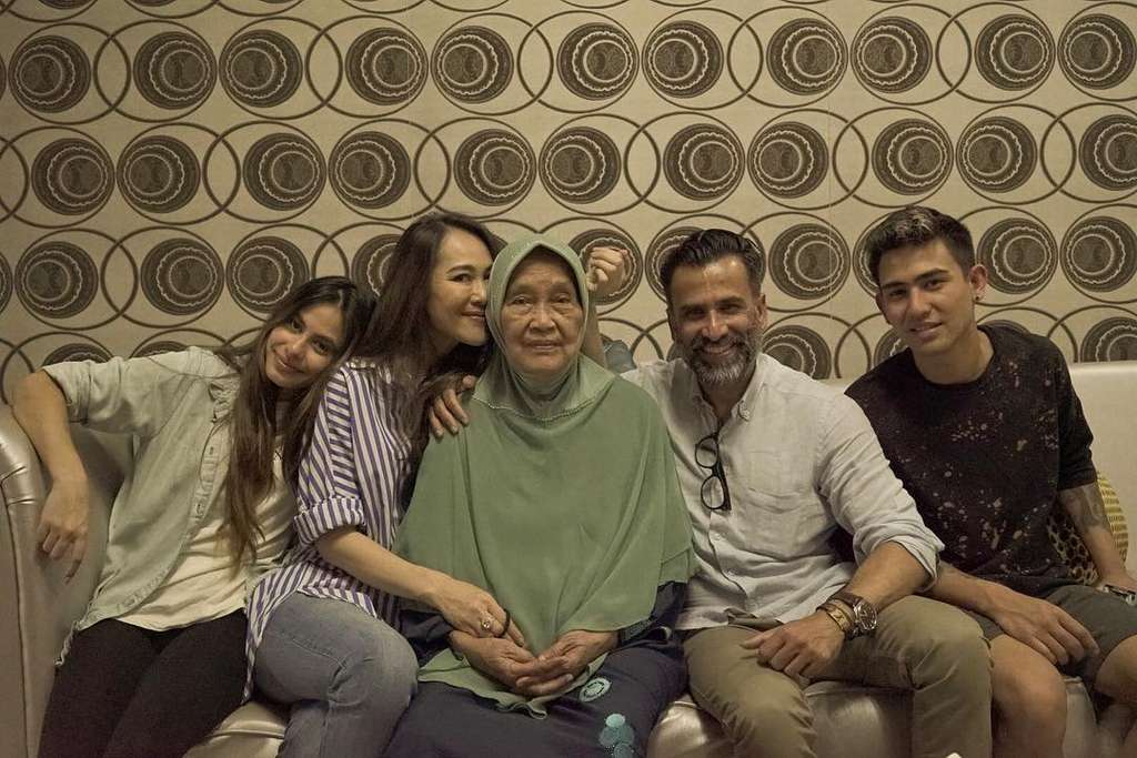keluarga jeremy thomas keluarga jeremy thomas
