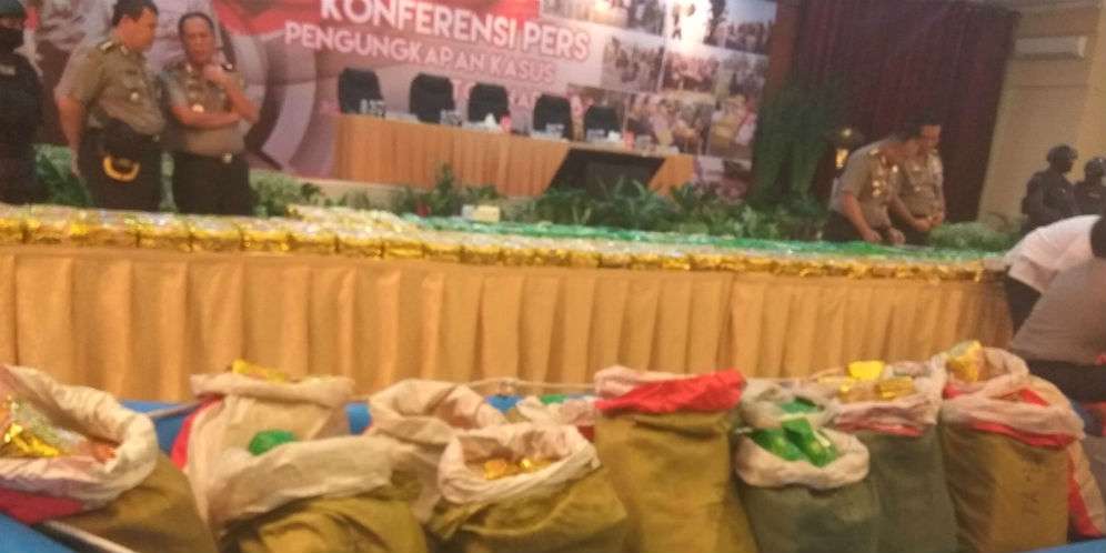Barang bukti narkoba seberat 1 ton