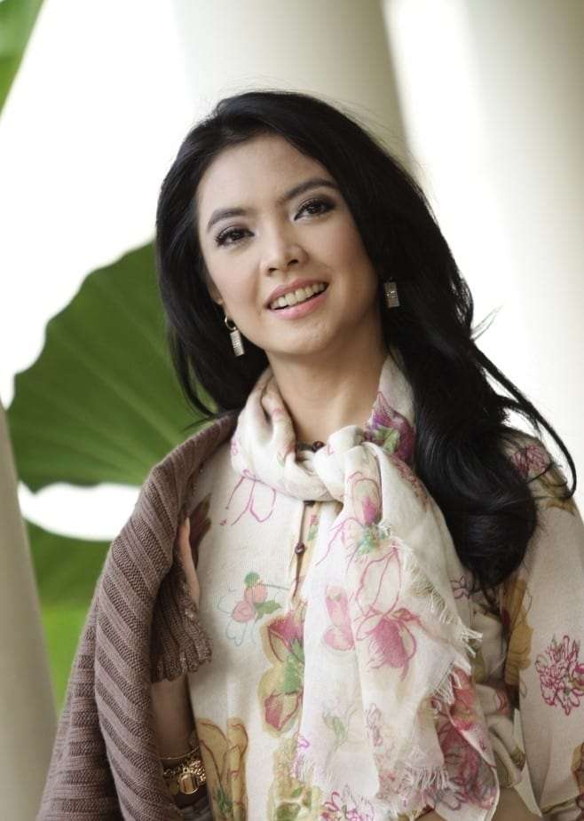 Istri Pejabat Cantik Istri Pejabat Cantik