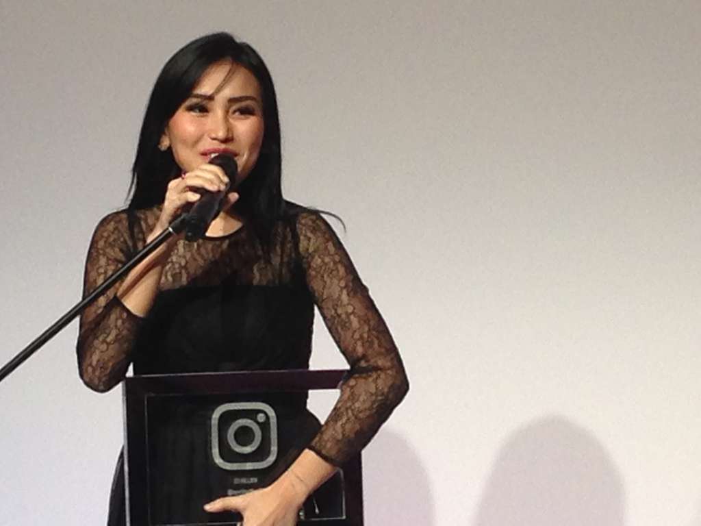 Ayu Ting Ting dapat penghargaan dari Instagram