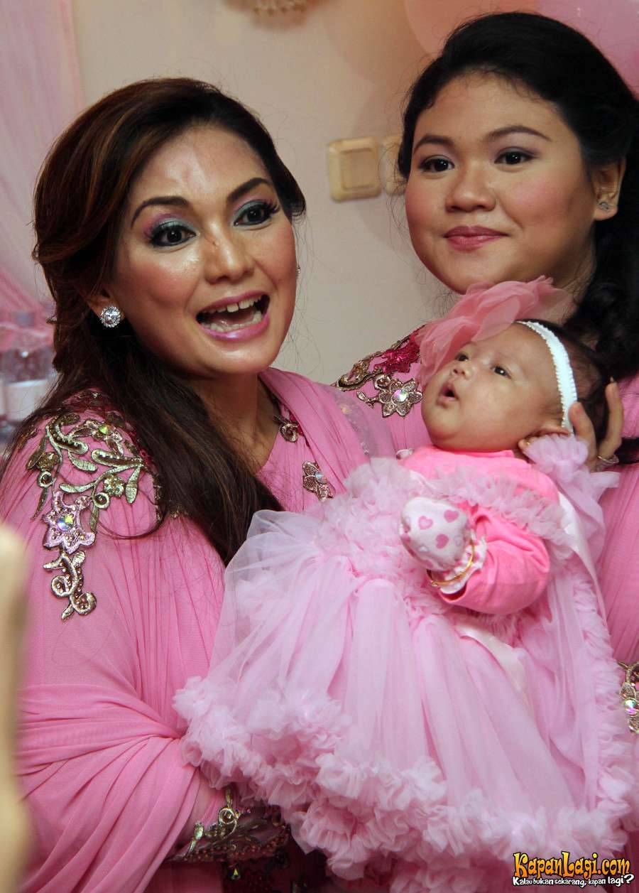 nia daniati dan anaknya