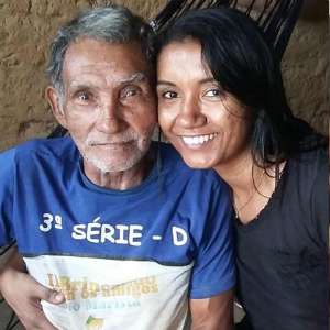 Difabel temani anak wisuda