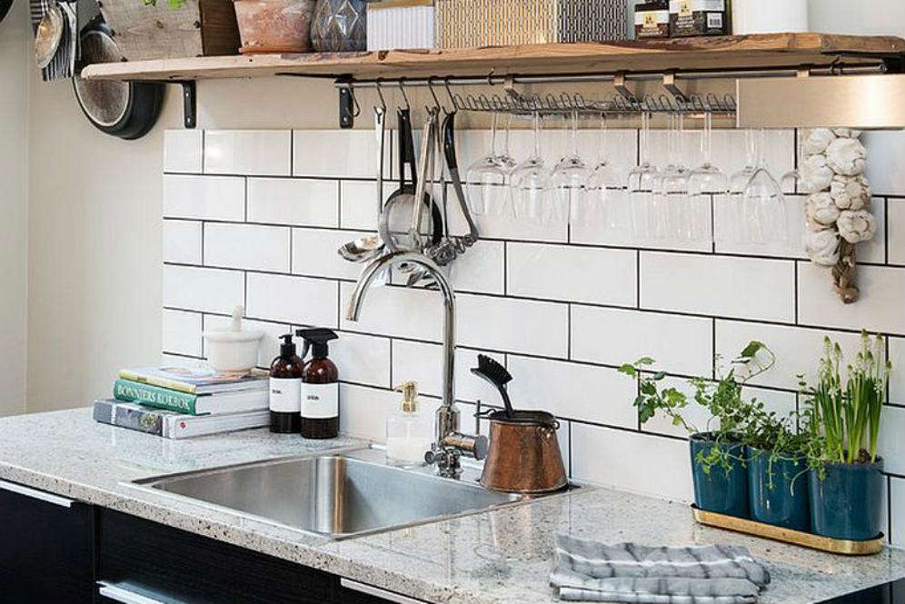 Dapur white and wood Dapur white and wood