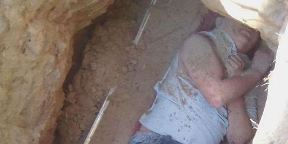 Seseorang tidur di atas peti mati Olga