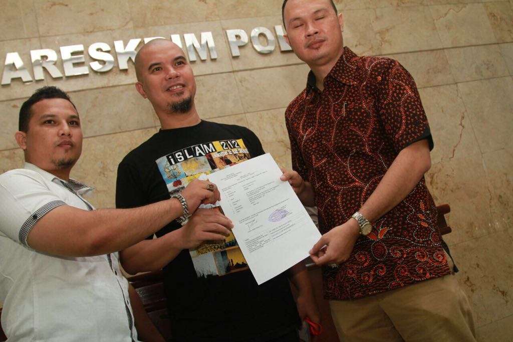 ahmad dhani didampingi kuasa hukumnya