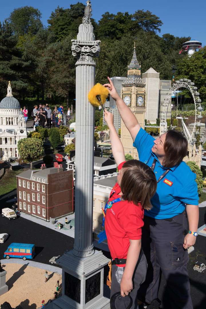 Stanley bekerja di Legoland