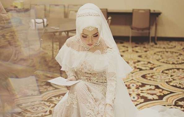 Ayu Dyah Andari