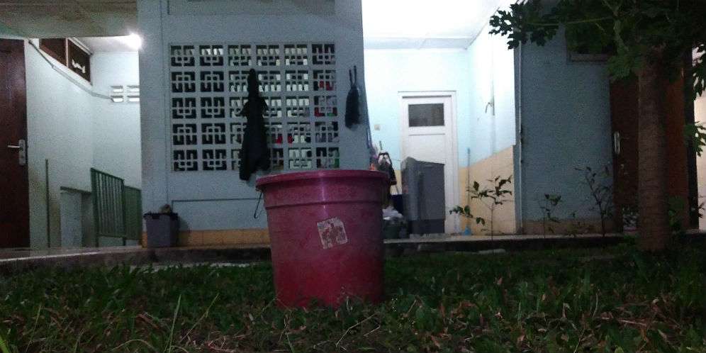 Kamera belakang dengan flash