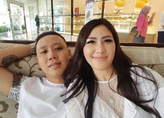 rey utami dan suami
