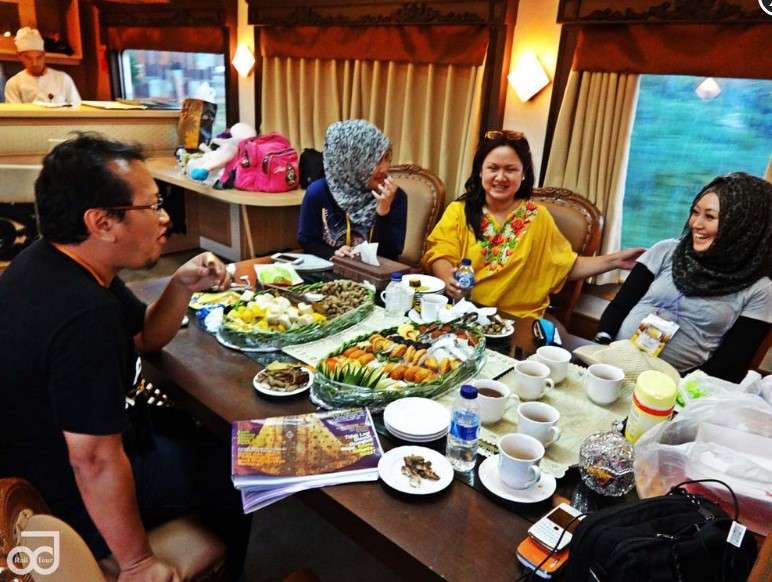 kereta wisata