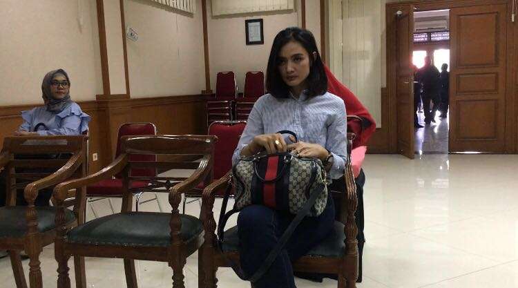 istri ibnu jamil