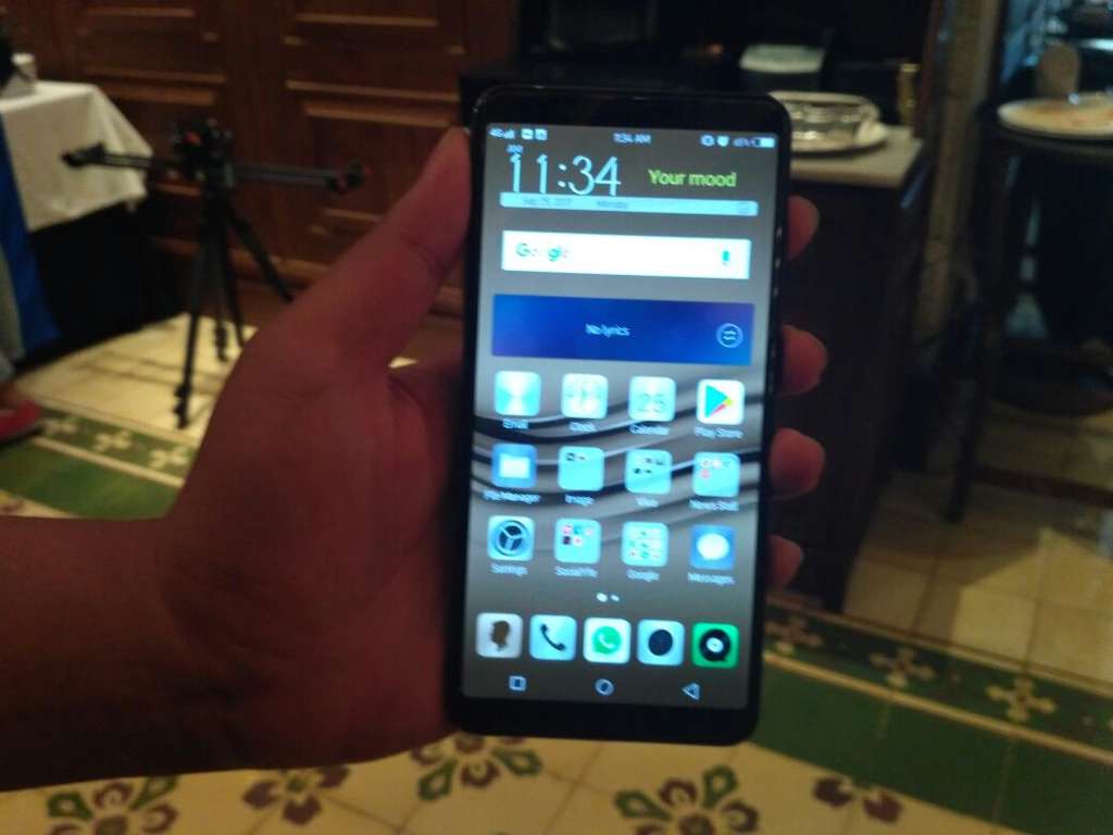 Vivo V7+ (2)