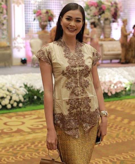 kezia warouw