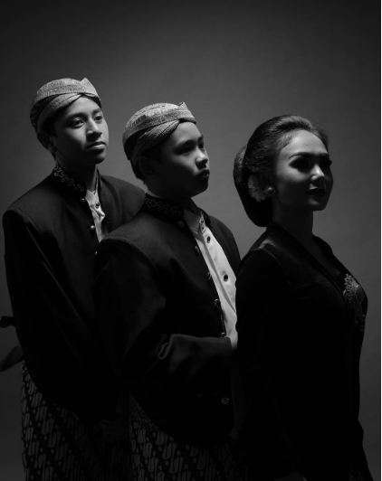yuni shara dan kedua putranya