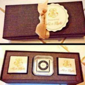 Suvenir berupa iPod Shuffle.