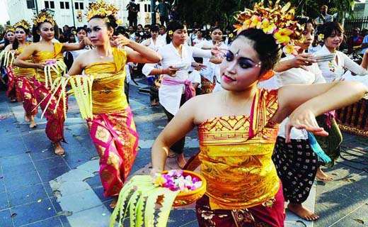 Tari Pendet