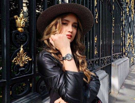 Cinta laura