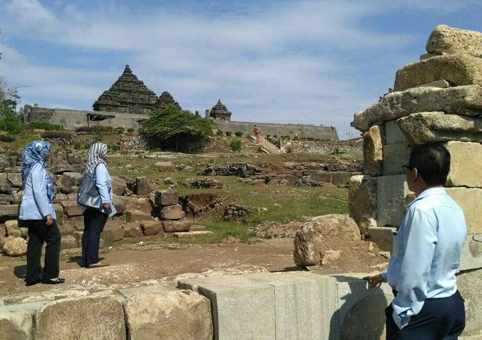 candi ijo