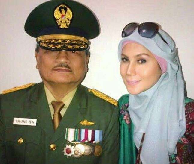 marini zumarniz dan ayahnya