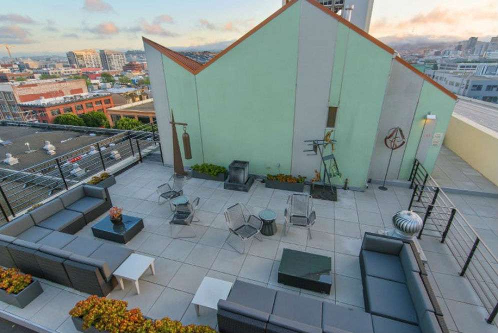 Balkon rumah jam