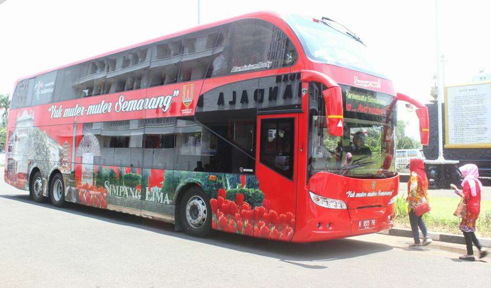 bus wisata