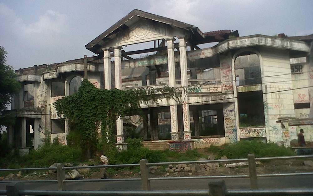 rumah hantu