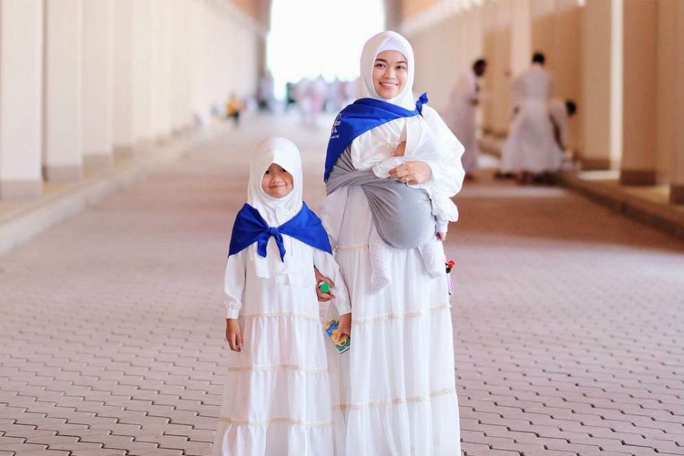 Ghaida saat umroh membawa bayi