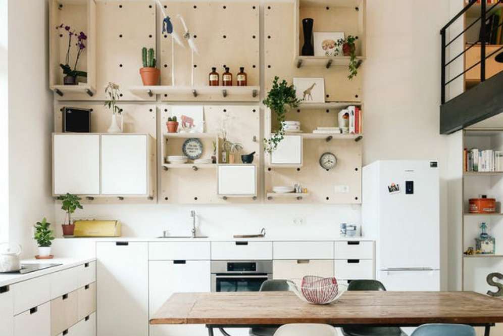 Kabinet dapur ala peg board