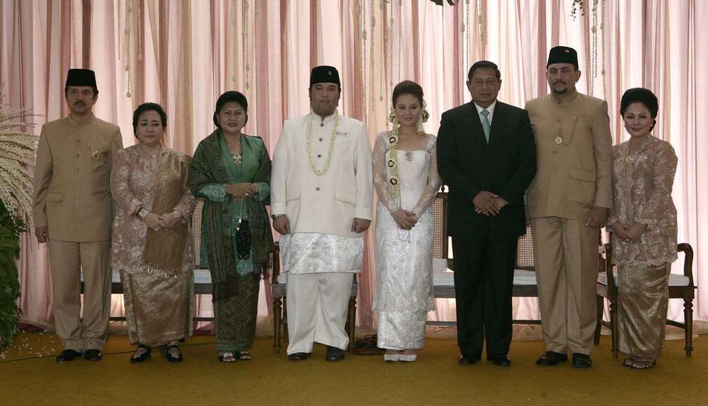 Pernikahan Didi Mahardika dan Adee Waroka