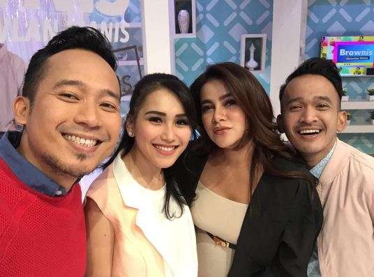ayu dan denny