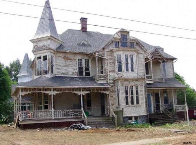 Rumah berhantu (2)