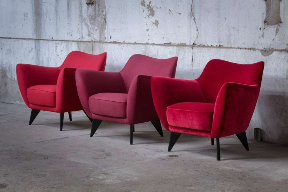 Furnitur merah