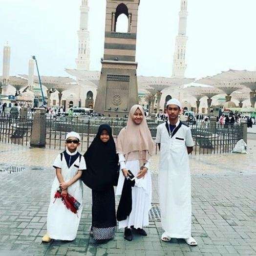 keempat anak umi pipik