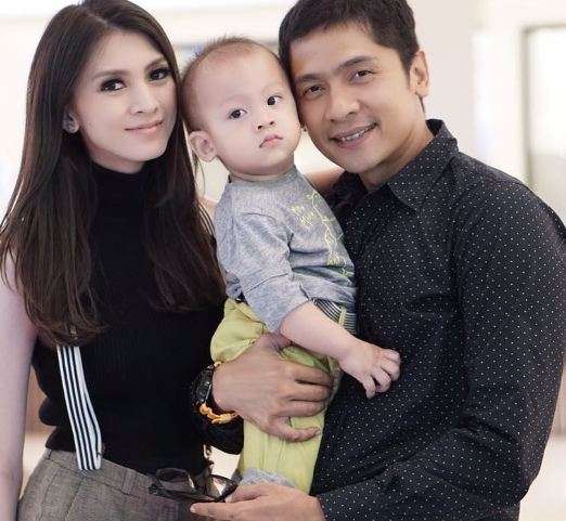 Donita dan keluarga