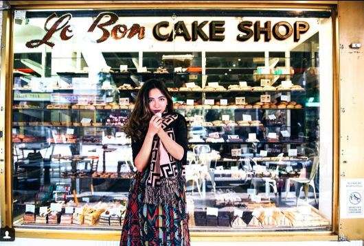 nadia vega tampil feminim