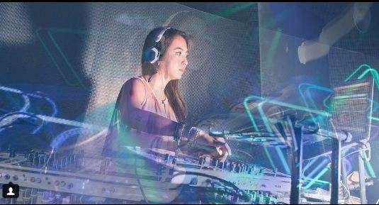 Nadia Vega jadi dj